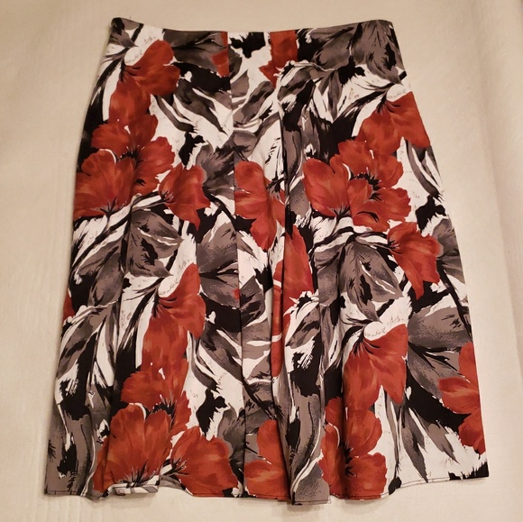 The Limited Dresses & Skirts - The Limited fall print pleated skirt